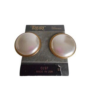 New Vintage 1980s Trifari clip on earrings button gold costume jewelry